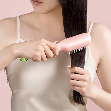 CombiClean | Self-Cleaning Anti-Static Comb